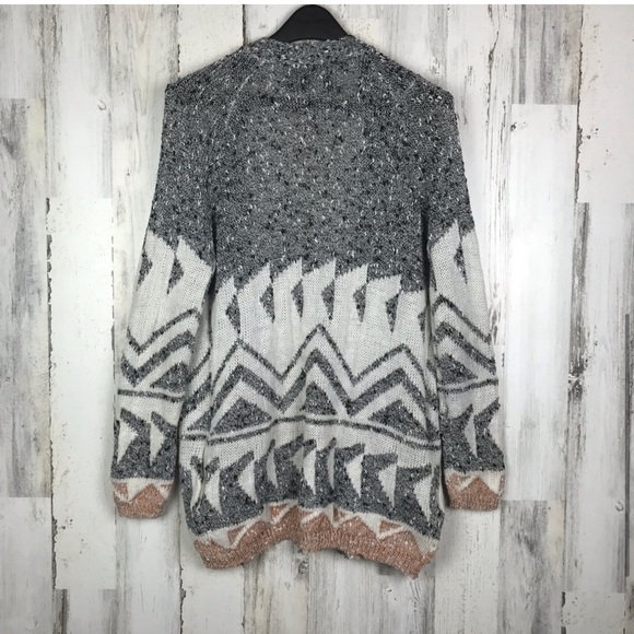 Tilly’s | Chunky Knit Cardigan - Picture 2 of 13